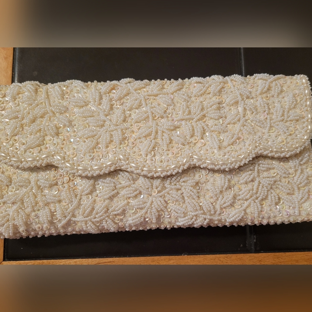 Ivory Beaded Scalloped Evening Clutch